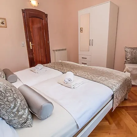 Apartman Rose 2