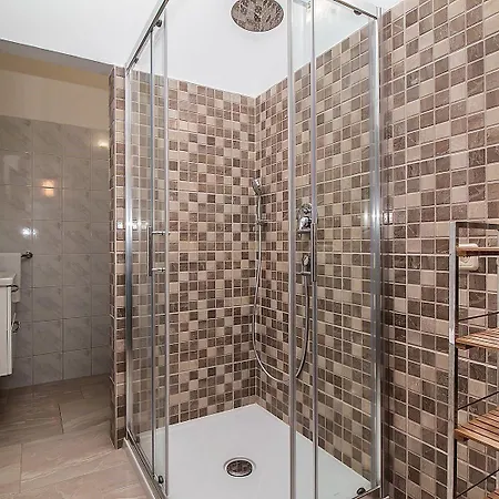 דירה Rose רוביני